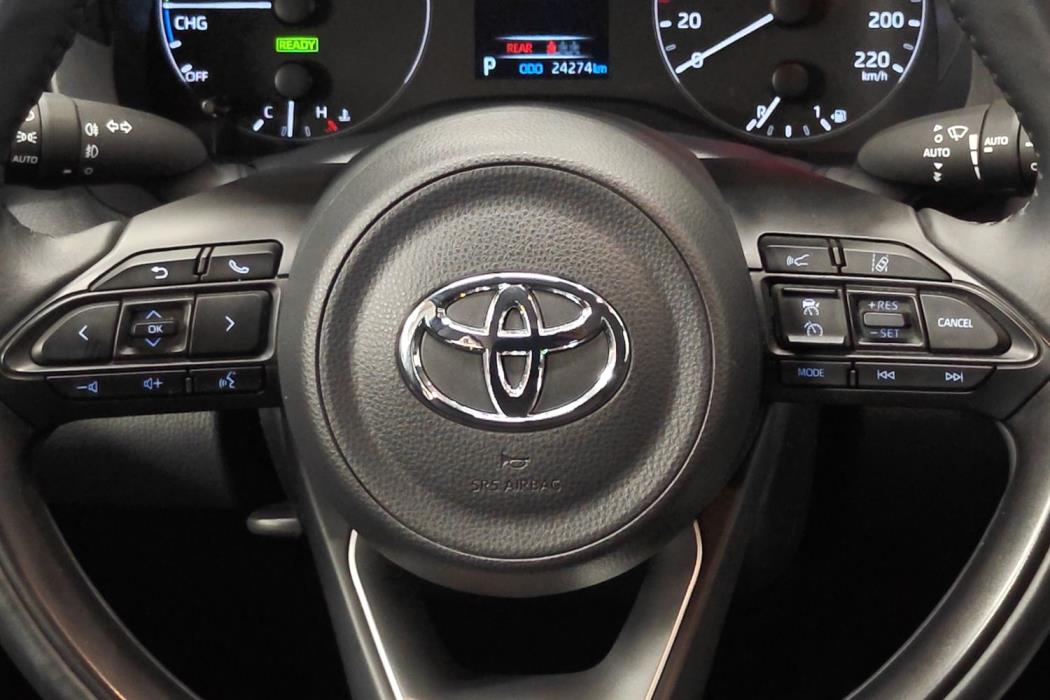 TOYOTA YARIS 2024