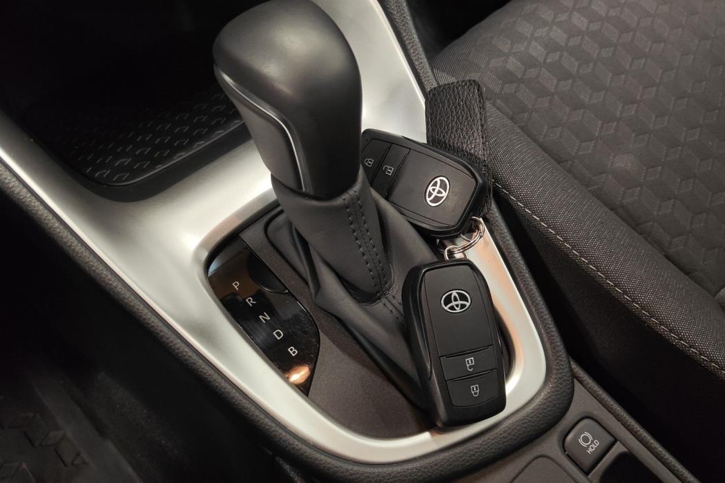 TOYOTA YARIS 2024