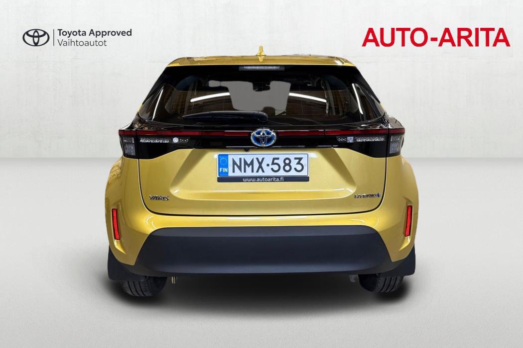 TOYOTA Yaris Cross 2023