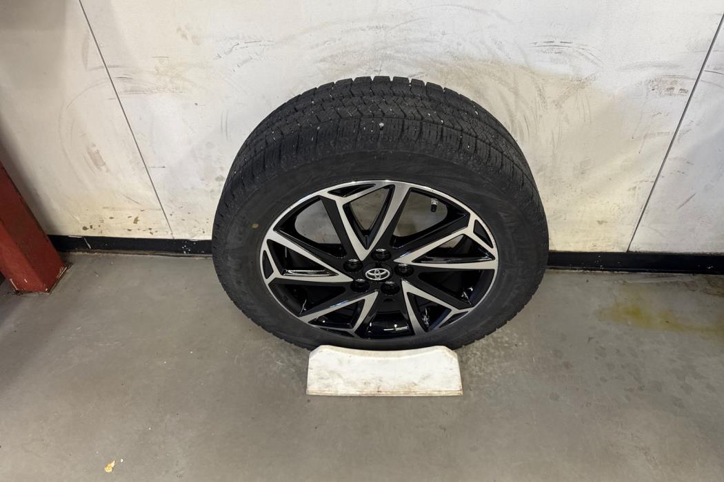 TOYOTA YARIS 2023