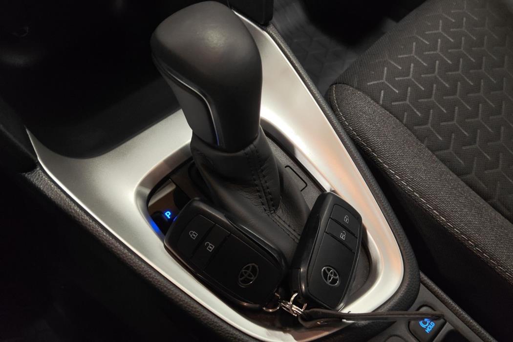 TOYOTA Yaris Cross 2024