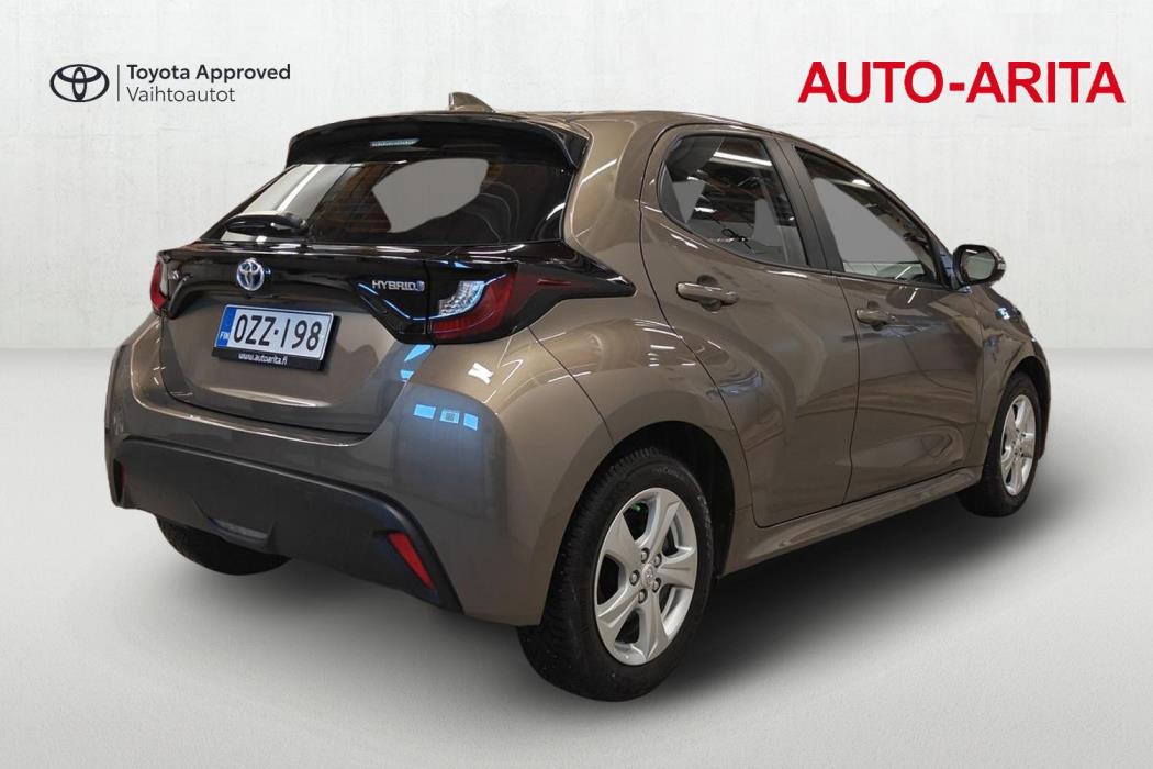 TOYOTA YARIS 2023