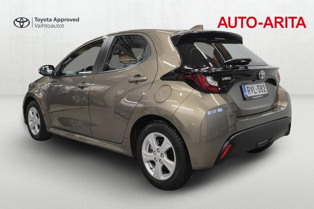 TOYOTA YARIS 2023