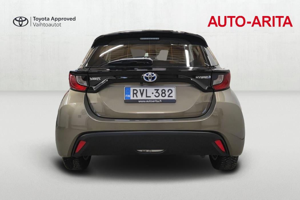 TOYOTA YARIS 2023