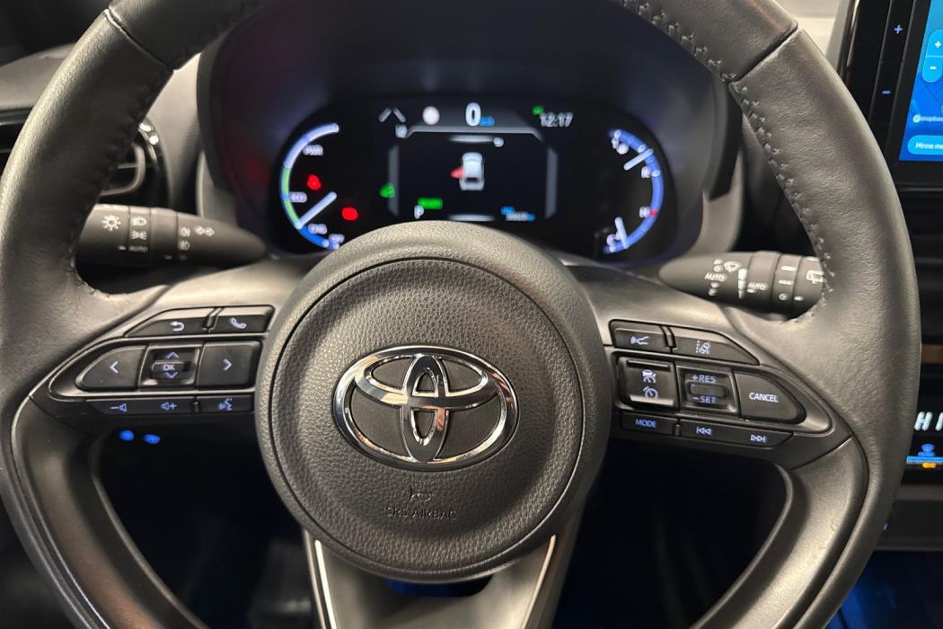 TOYOTA Yaris Cross 2024
