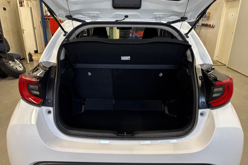TOYOTA YARIS 2024