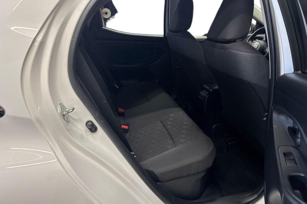 TOYOTA YARIS 2024