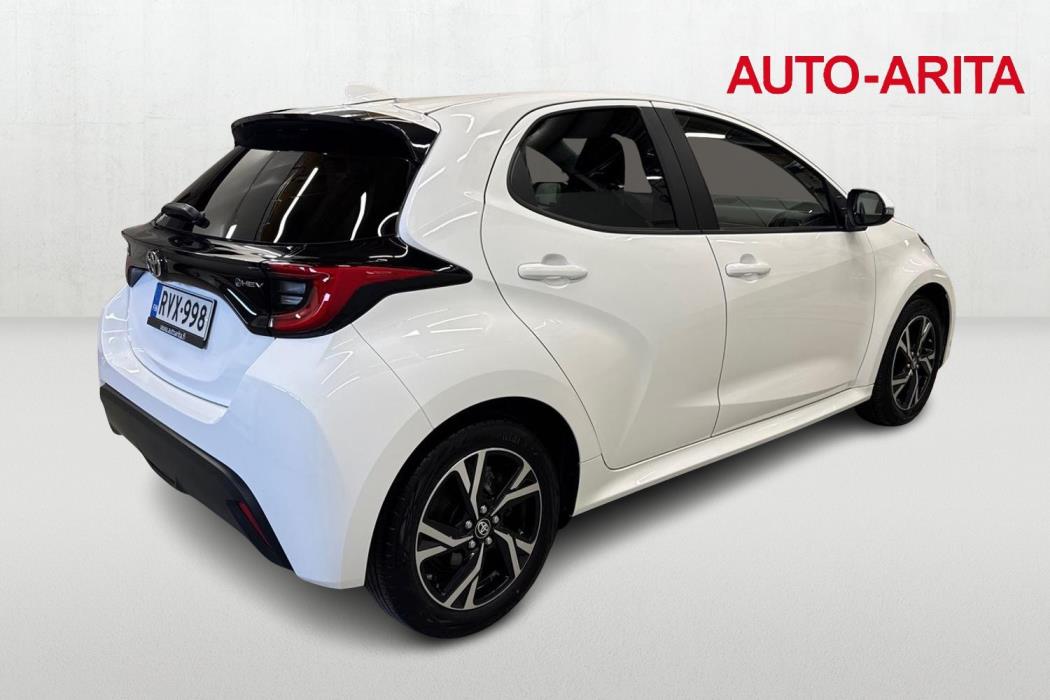 TOYOTA YARIS 2024