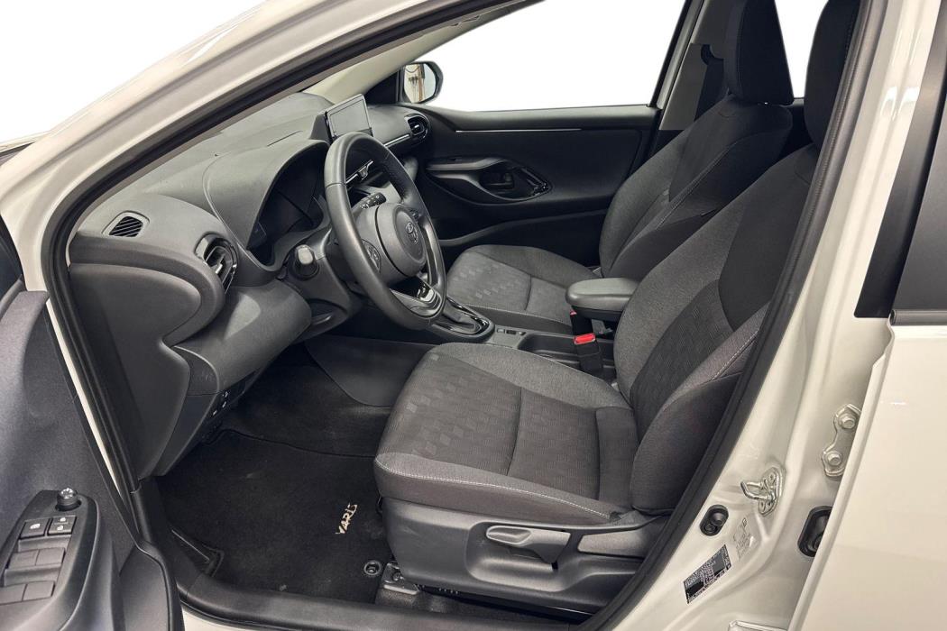 TOYOTA YARIS 2024