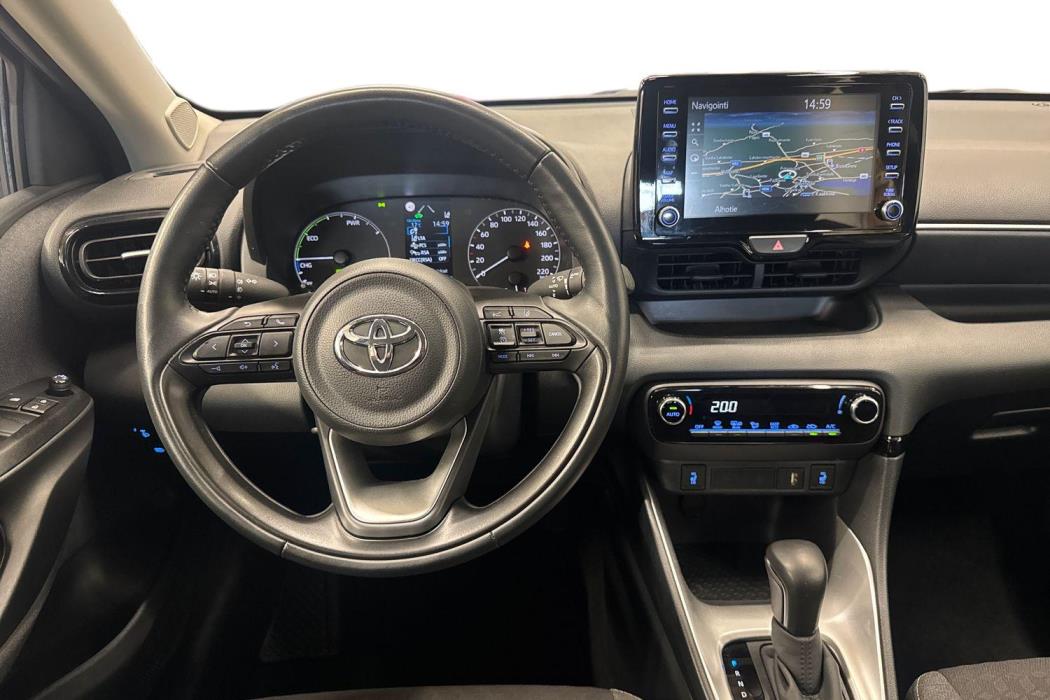 TOYOTA YARIS 2024