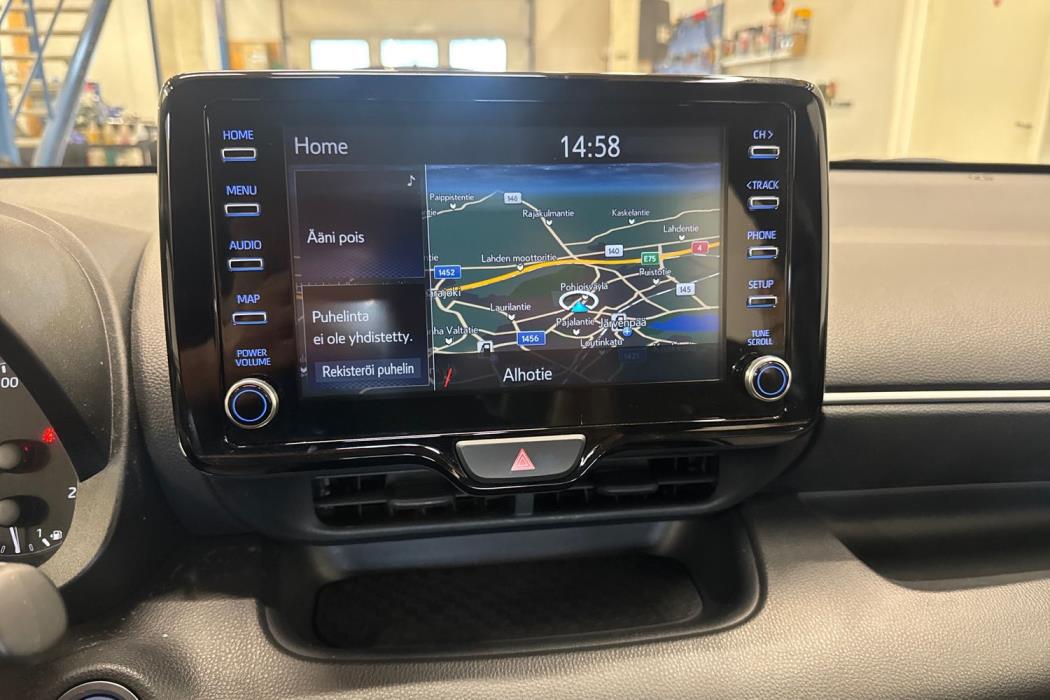 TOYOTA YARIS 2024