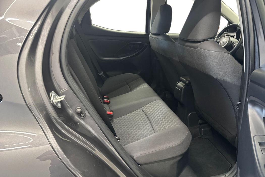 TOYOTA YARIS 2024