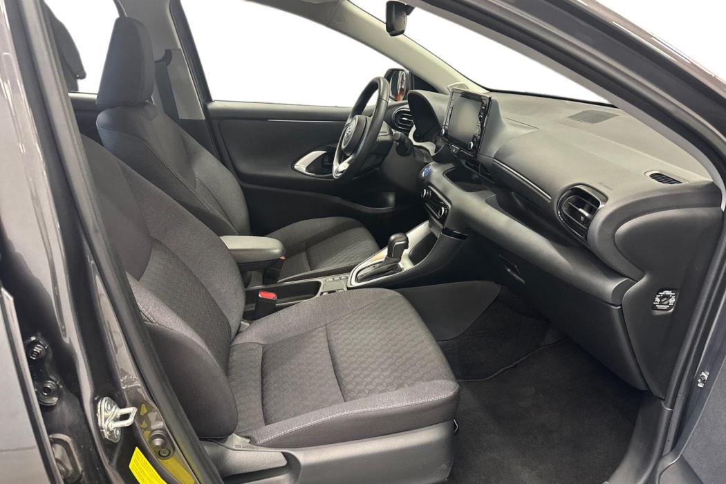 TOYOTA YARIS 2024