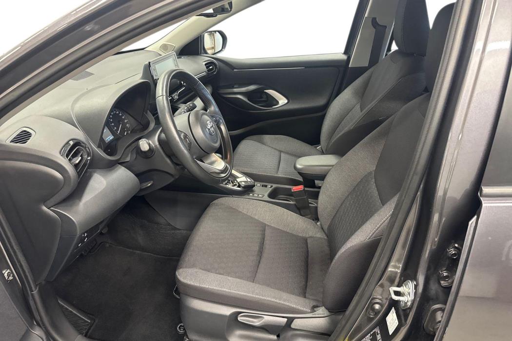 TOYOTA YARIS 2024