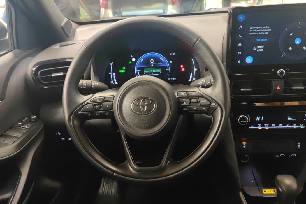 TOYOTA Yaris Cross 2024