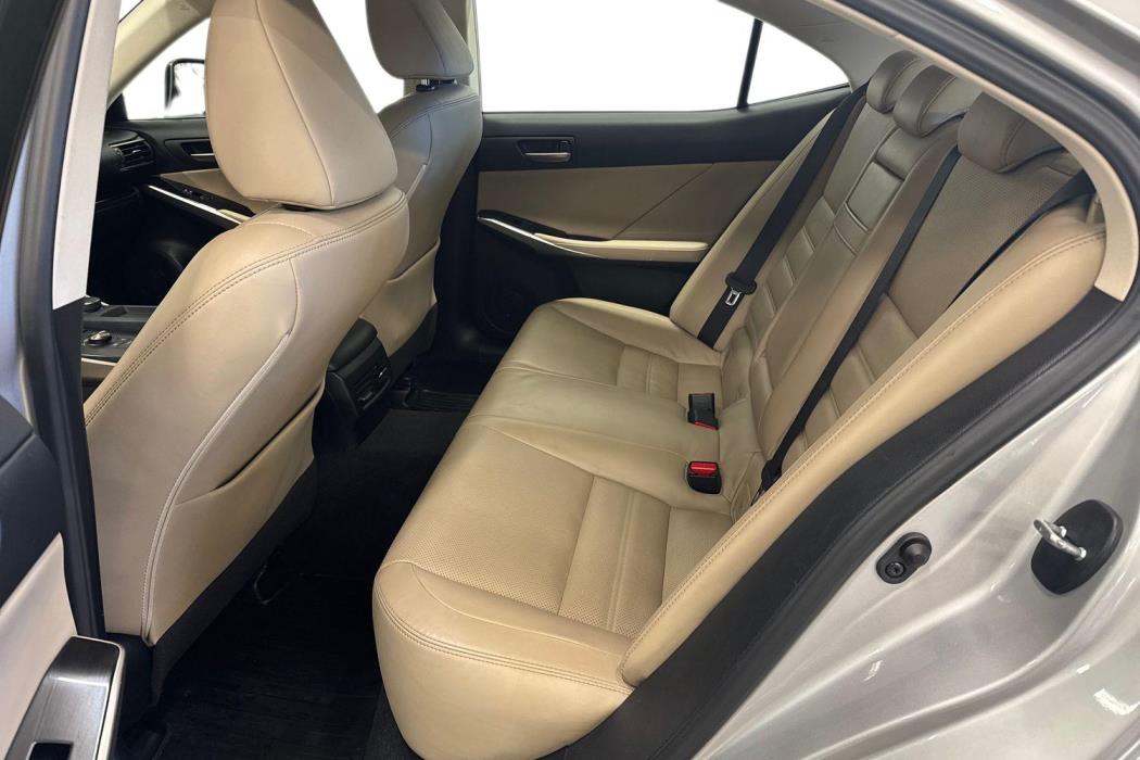 Lexus IS 2018