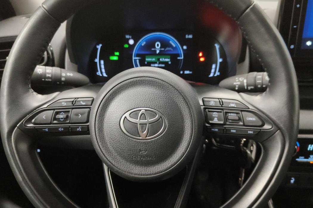 TOYOTA YARIS 2024
