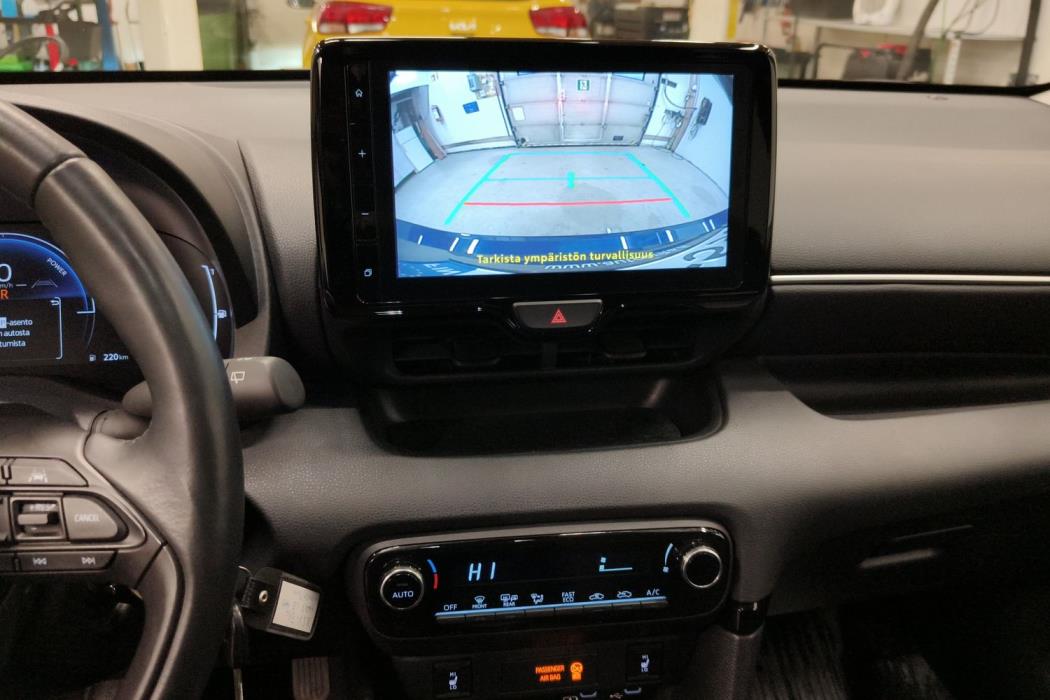 TOYOTA YARIS 2024