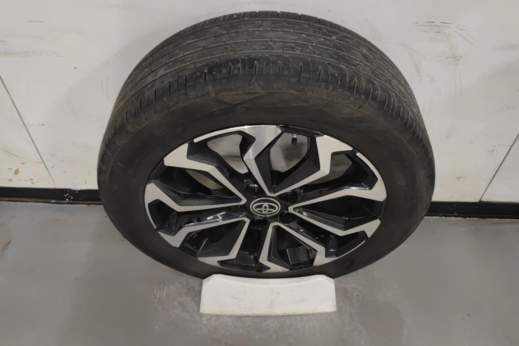 TOYOTA Yaris Cross 2024