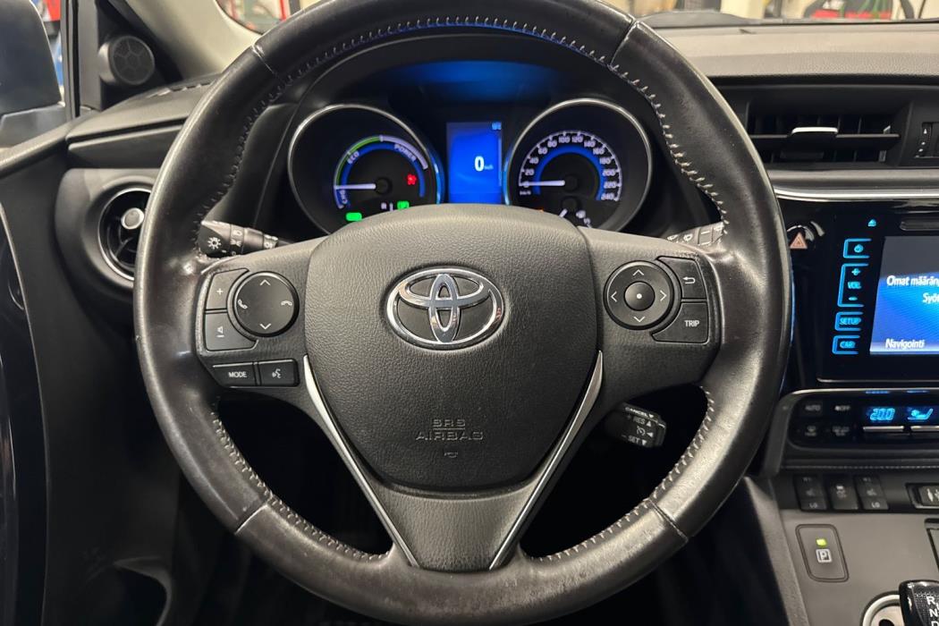 TOYOTA AURIS 2015
