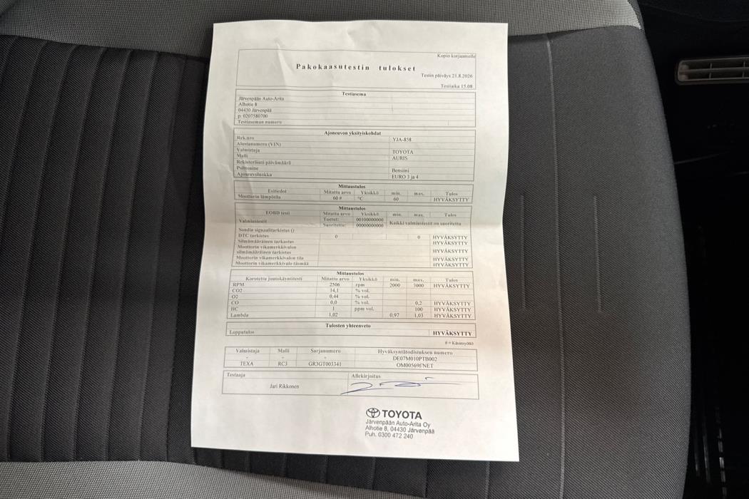 TOYOTA AURIS 2015