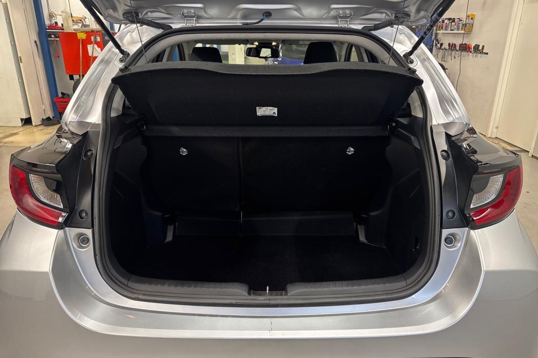 TOYOTA YARIS 2024