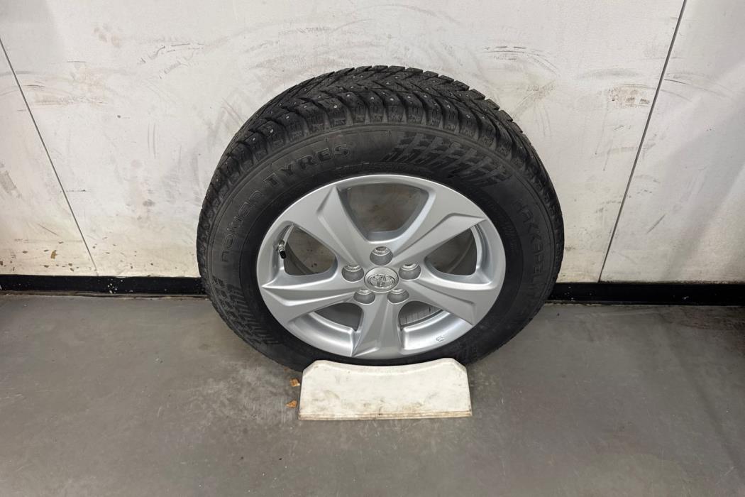 TOYOTA YARIS 2024