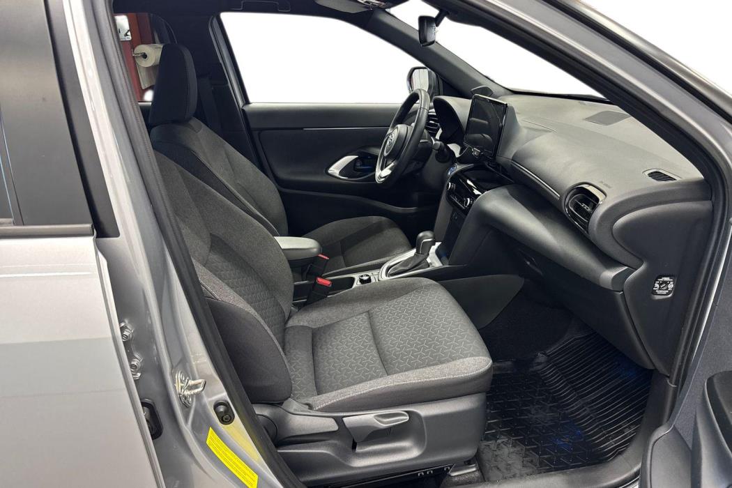 TOYOTA Yaris Cross 2024