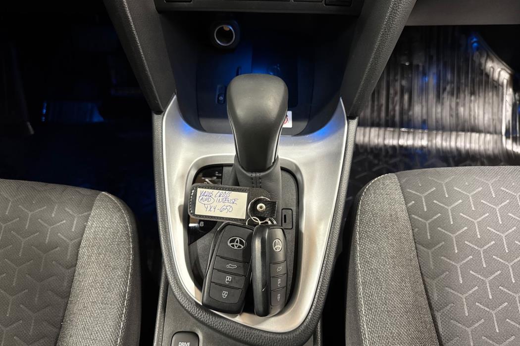TOYOTA Yaris Cross 2024