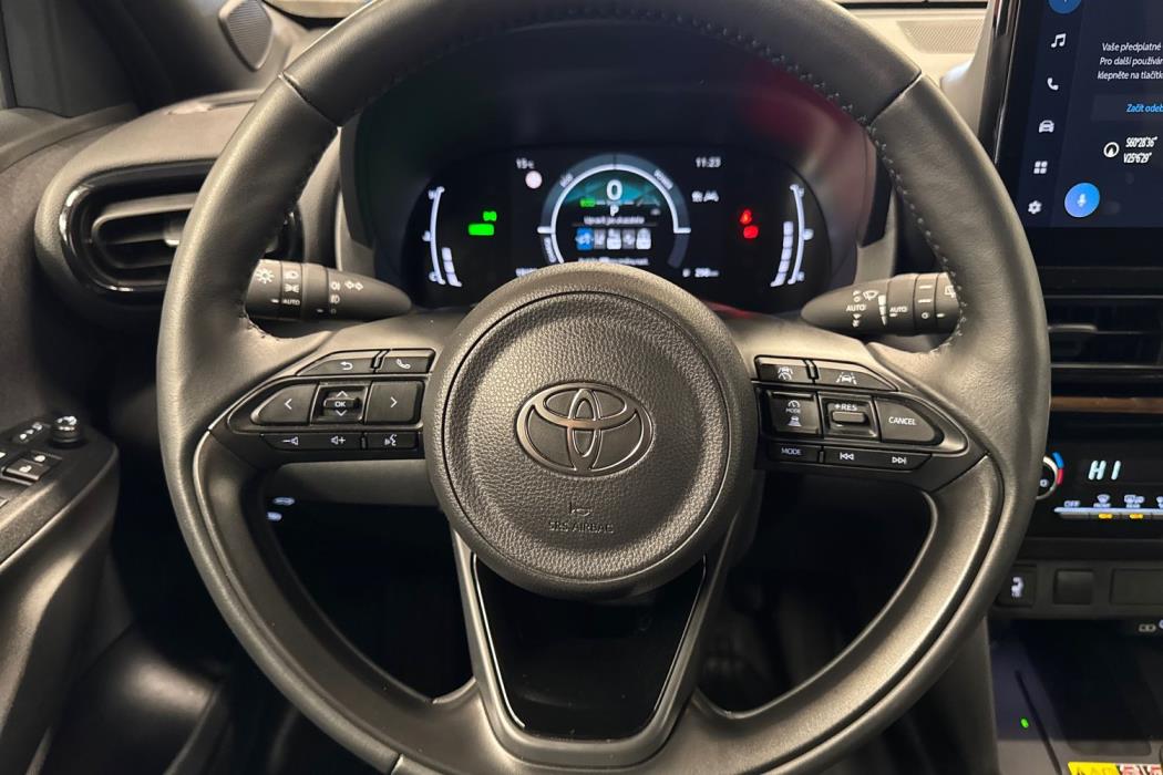 TOYOTA Yaris Cross 2024
