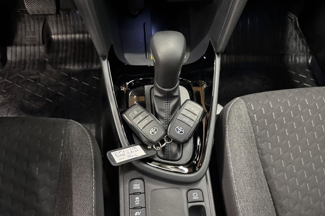 TOYOTA Yaris Cross 2024