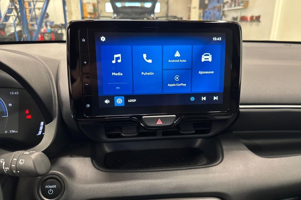 TOYOTA YARIS 2025