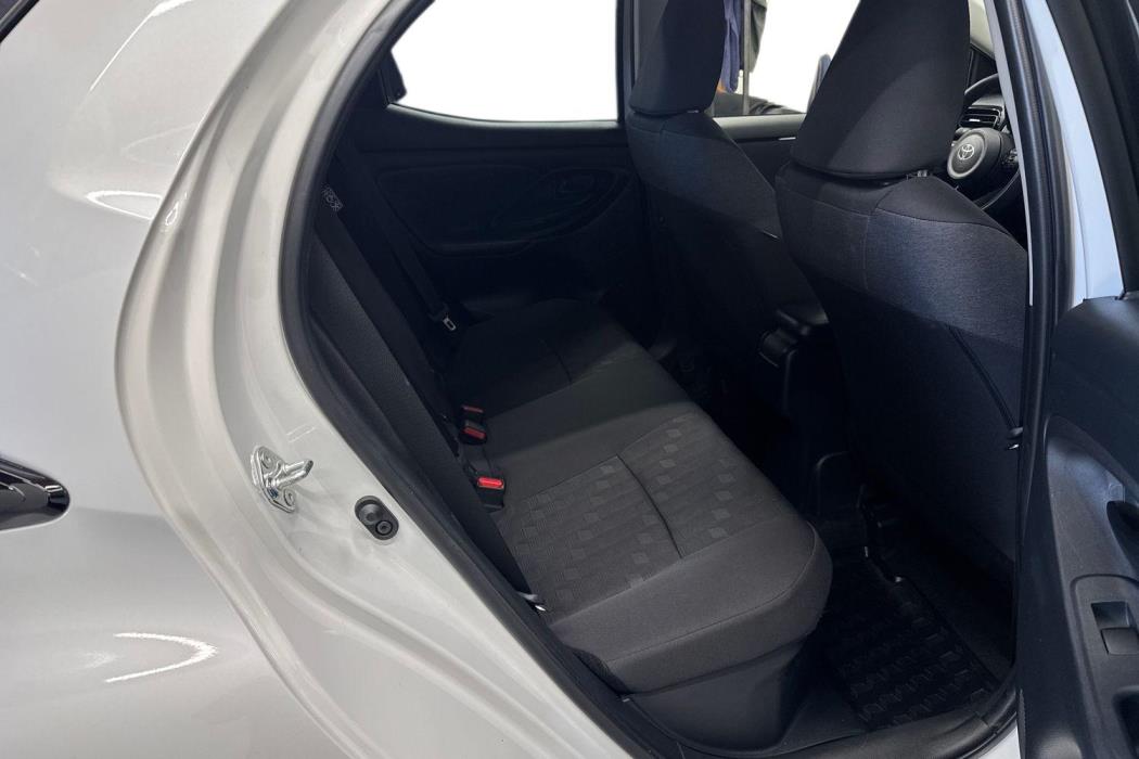 TOYOTA YARIS 2025