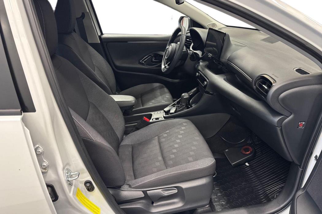 TOYOTA YARIS 2025