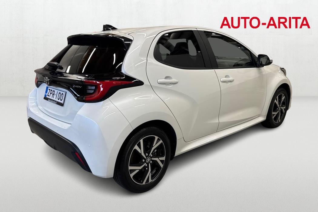 TOYOTA YARIS 2025