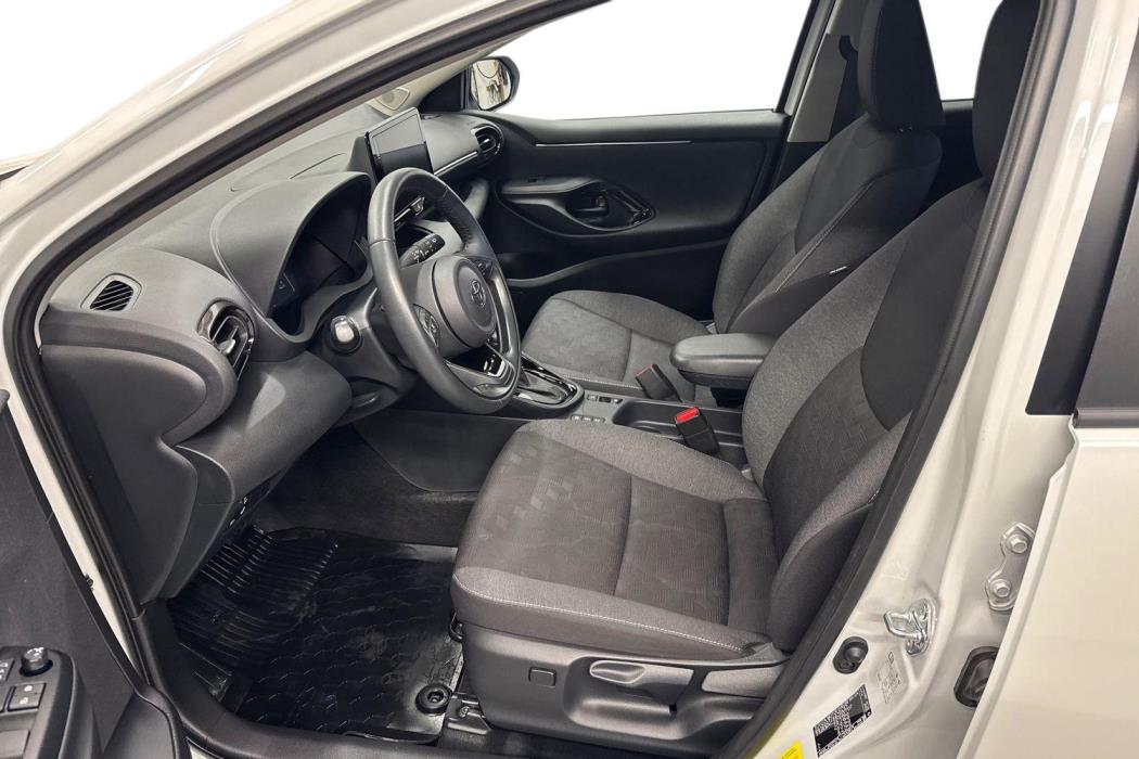 TOYOTA YARIS 2025
