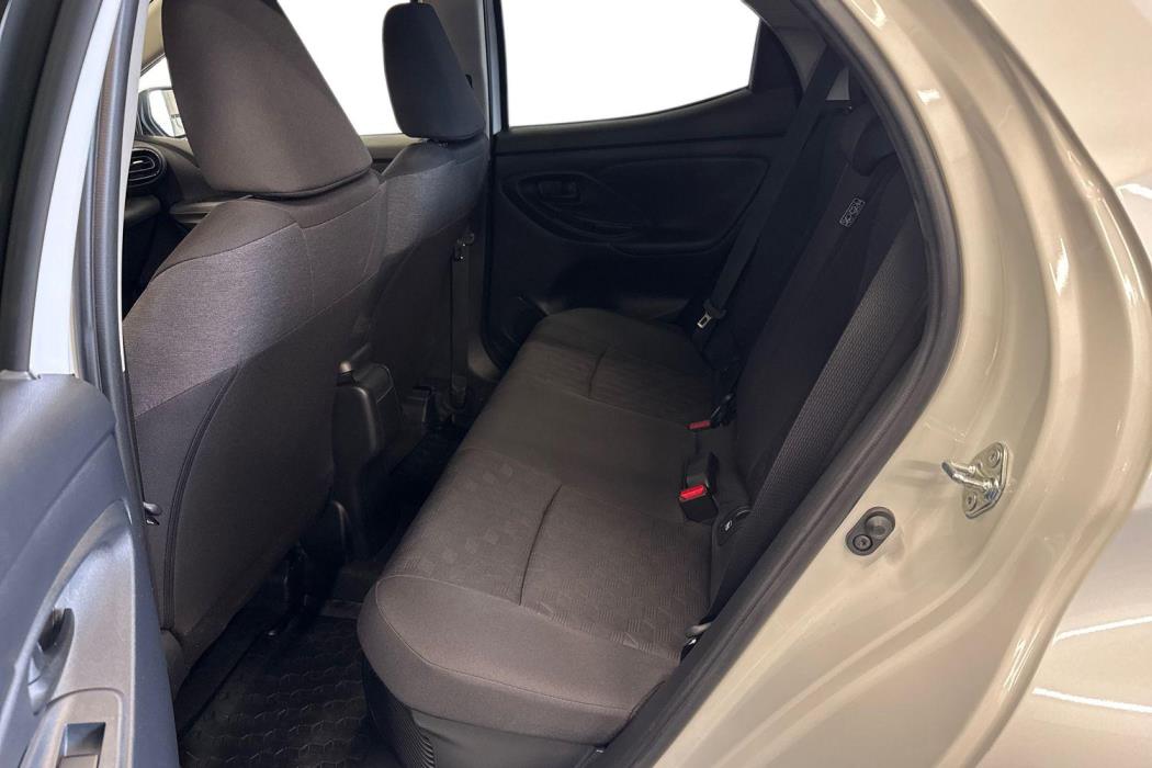 TOYOTA YARIS 2025