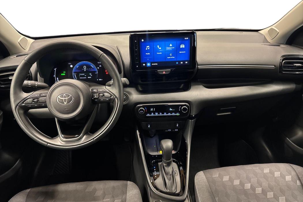 TOYOTA YARIS 2025