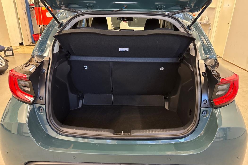 TOYOTA YARIS 2025