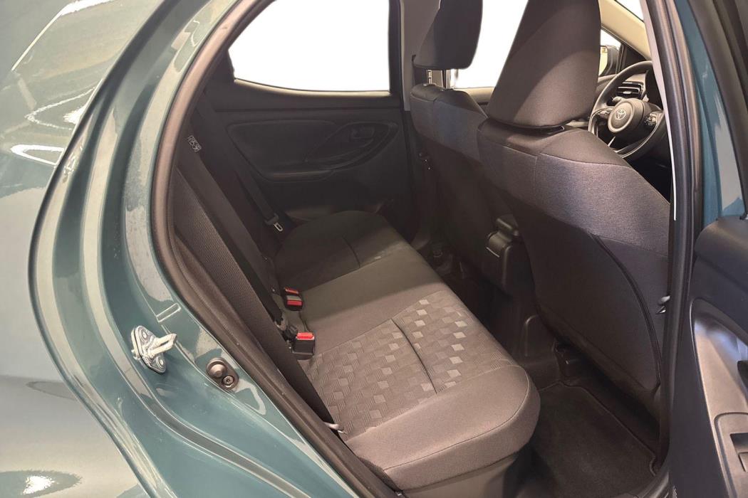 TOYOTA YARIS 2025