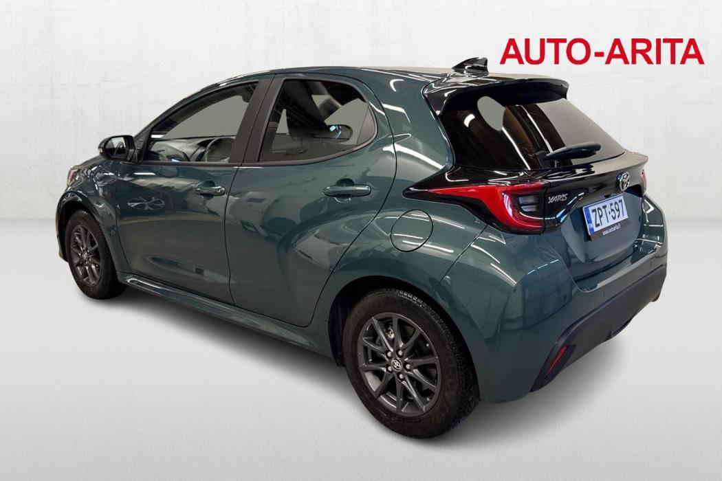 TOYOTA YARIS 2025