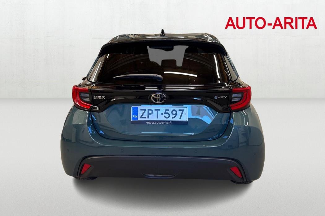 TOYOTA YARIS 2025