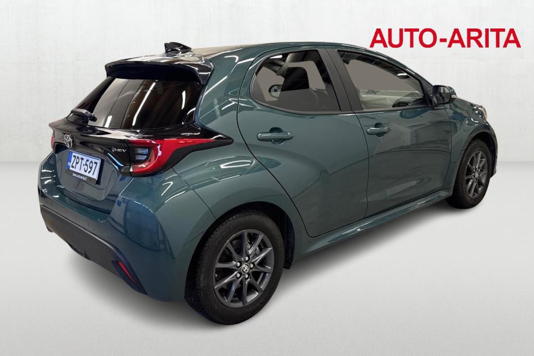 TOYOTA YARIS 2025