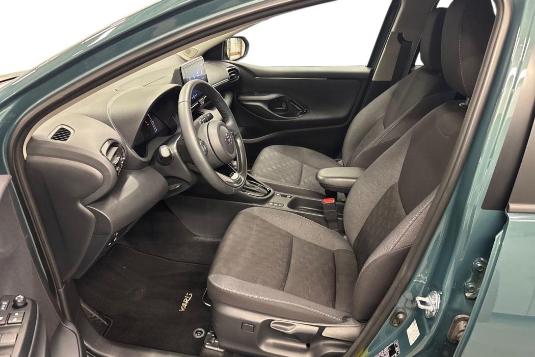 TOYOTA YARIS 2025