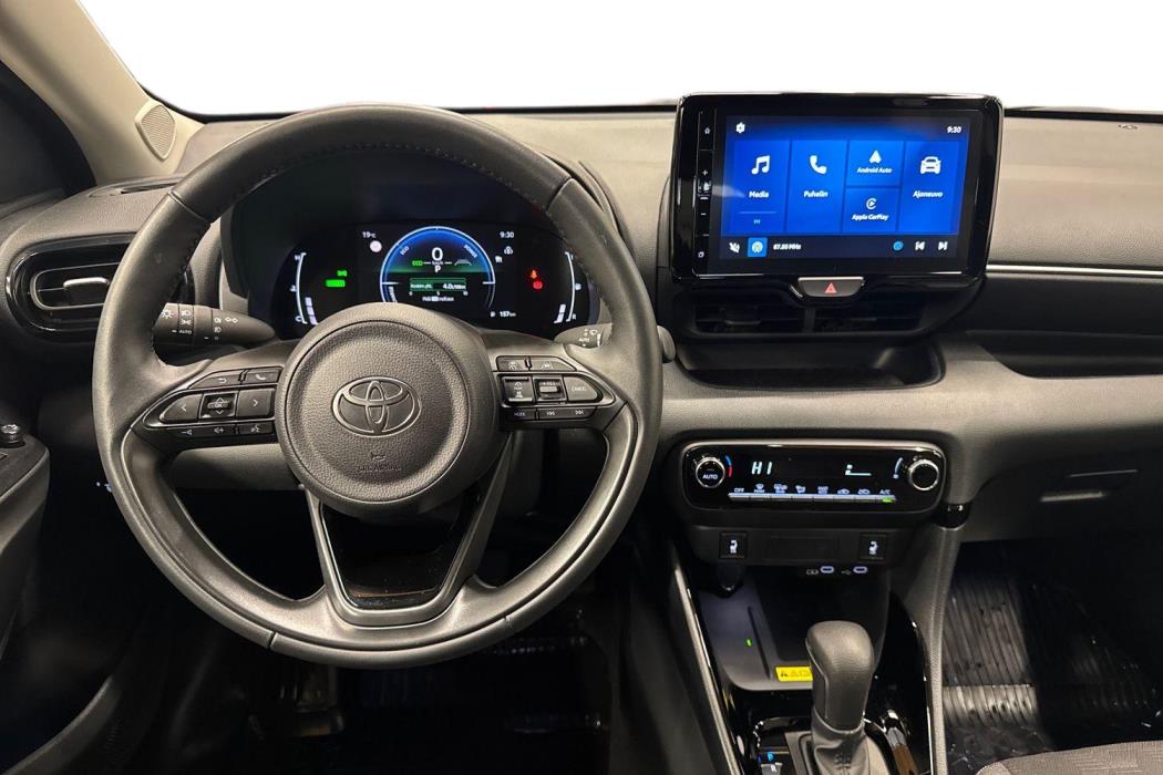 TOYOTA YARIS 2025
