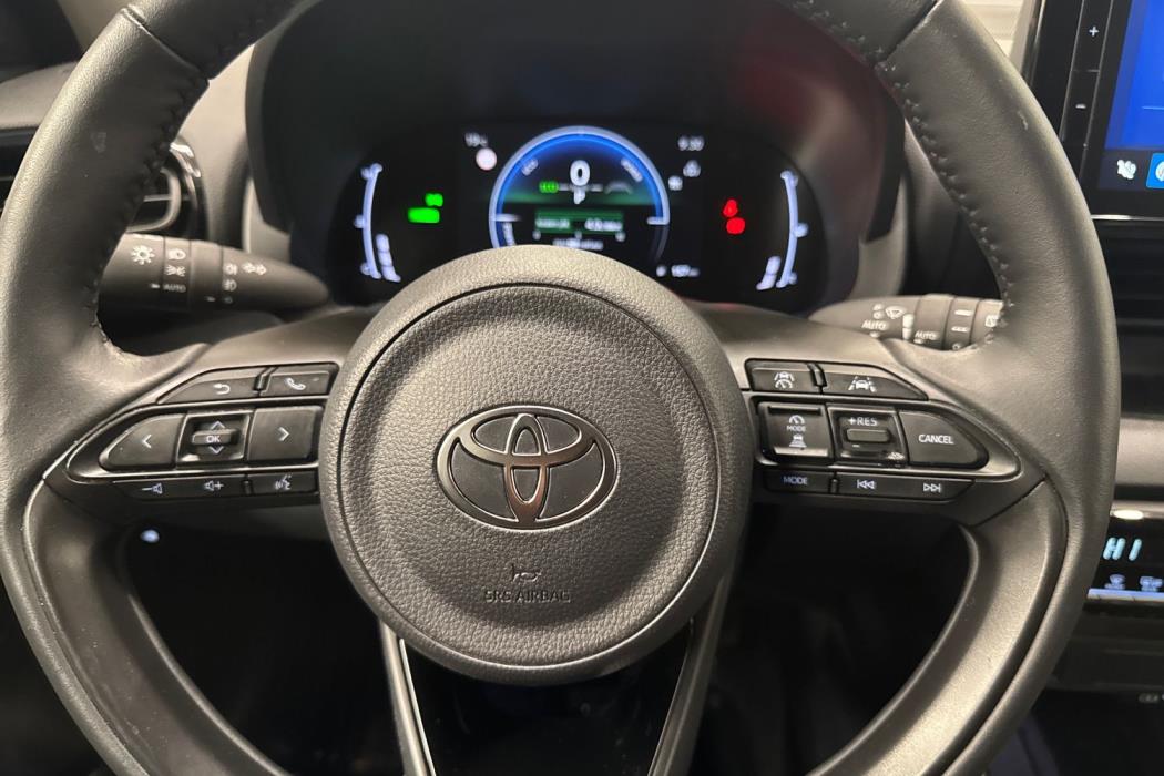 TOYOTA YARIS 2025