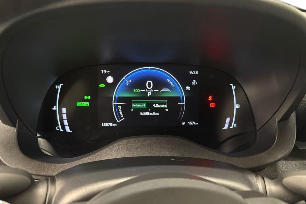 TOYOTA YARIS 2025