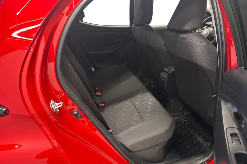 TOYOTA YARIS 2025