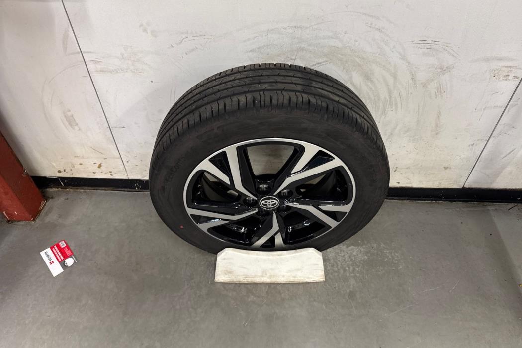 TOYOTA YARIS 2025