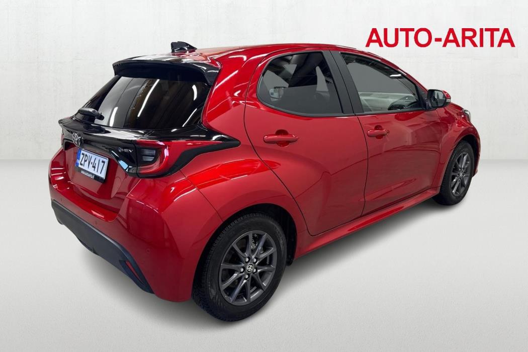TOYOTA YARIS 2025
